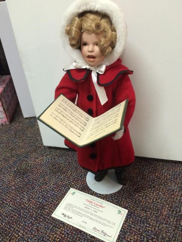 Shirley Temple Little Caroler 19&qu...