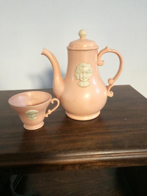 Original 1950s play tea pot and cu...