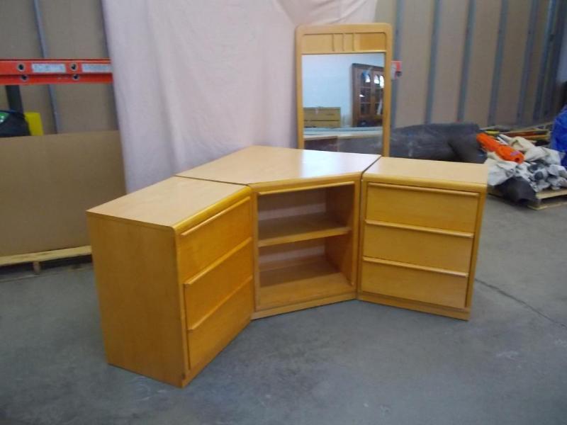 lot 13 image: Stanley corner cabinet and two Stan...