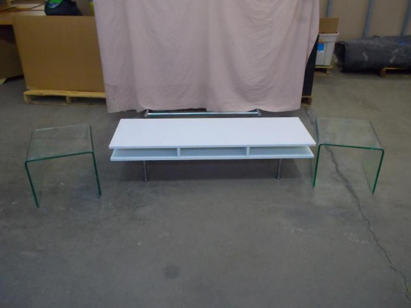 lot 16 image: 3 piece occasional table set. Coffe...