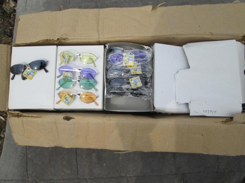 Lot of 21 boxes, 12 per box, sungla...