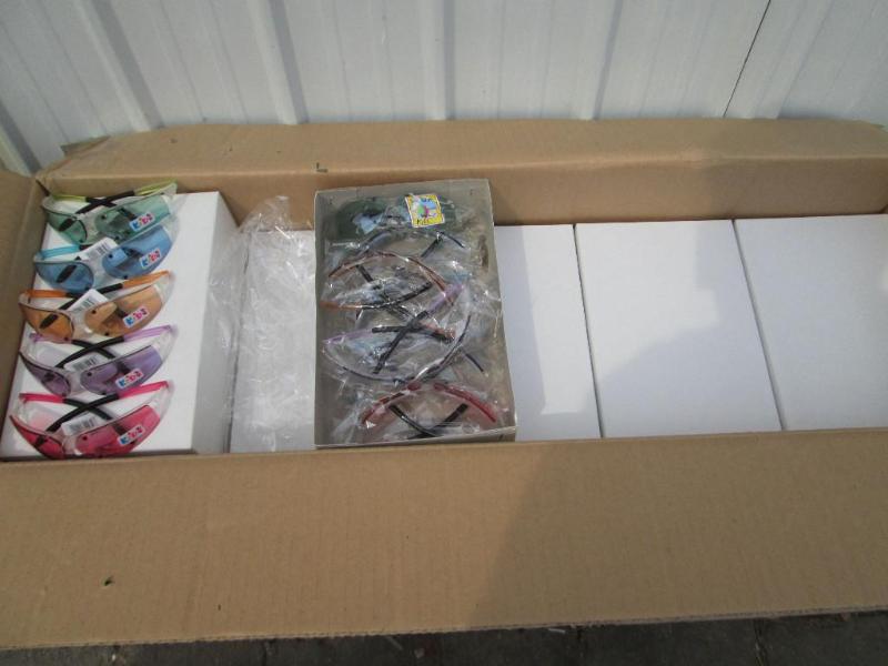 Lot of 20 boxes, 12 per box, sungla...