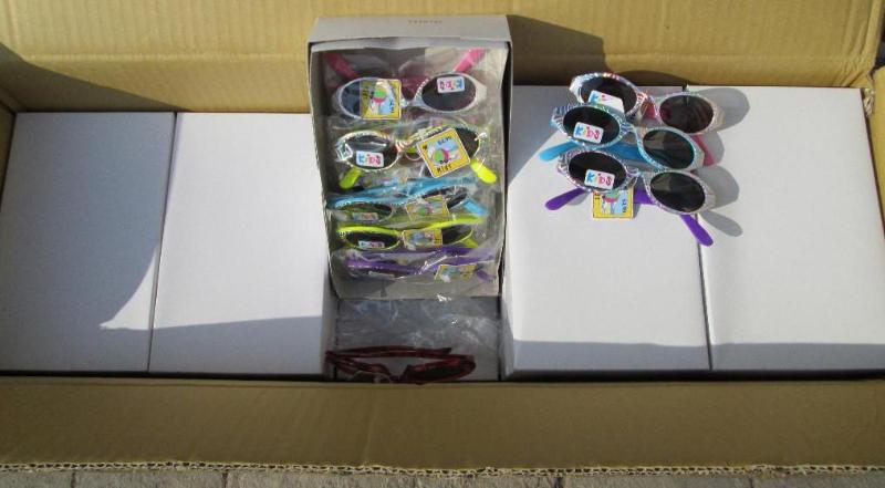 Lot of 22 boxes, 12 per box, sungla...