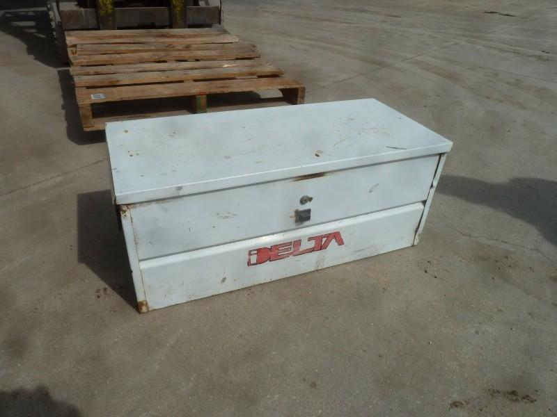 lot 11 image: Delta Tool Box 32 11" x 11 1...