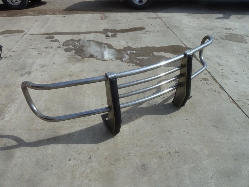 lot 17 image: Chevy cattle guard #1 Fits 1999-20...
