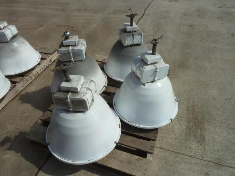 lot 23 image: Lithoania&nbspLighting 400 watt 1...