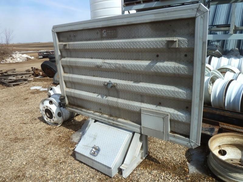 lot 31 image: Sturdy Lite&nbspHeadache rack Alu...