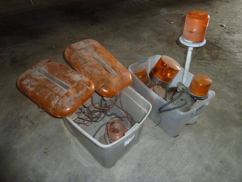 lot 34 image: Strobe lights Assorted strobe ligh...