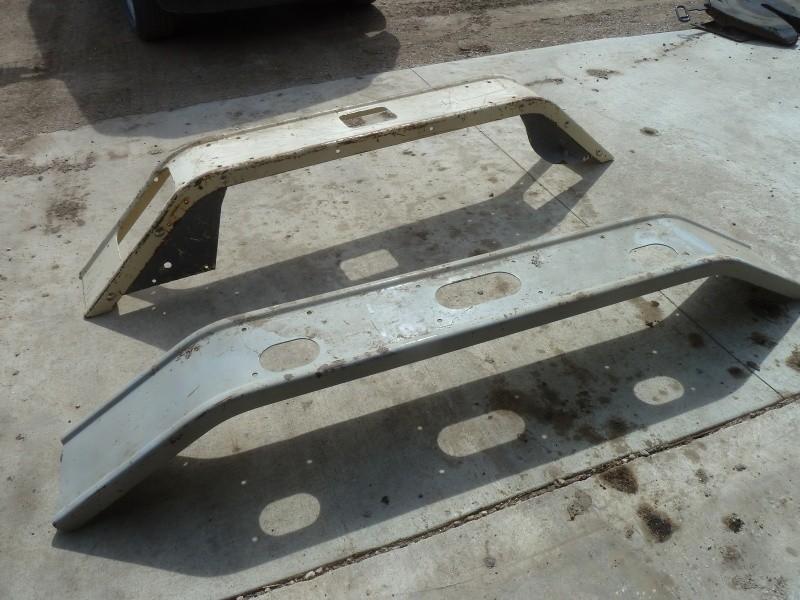 lot 35 image: Steel truck bumpers International-...
