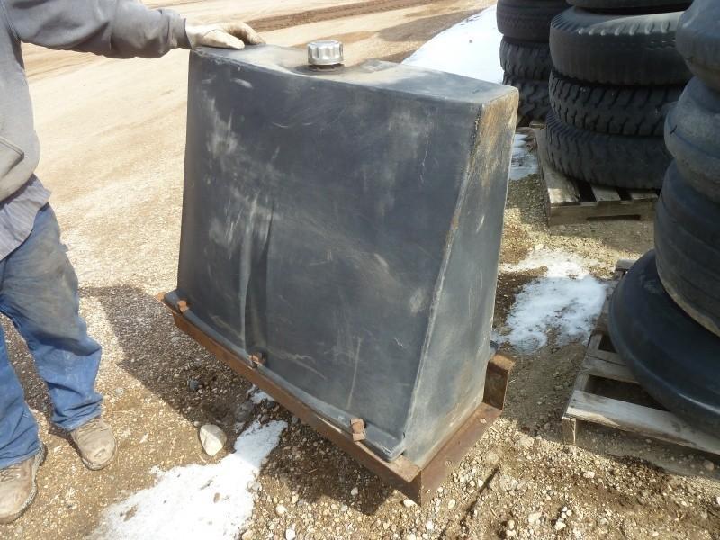 lot 36 image: Oil tank for wet kit . Poly tank Bu...