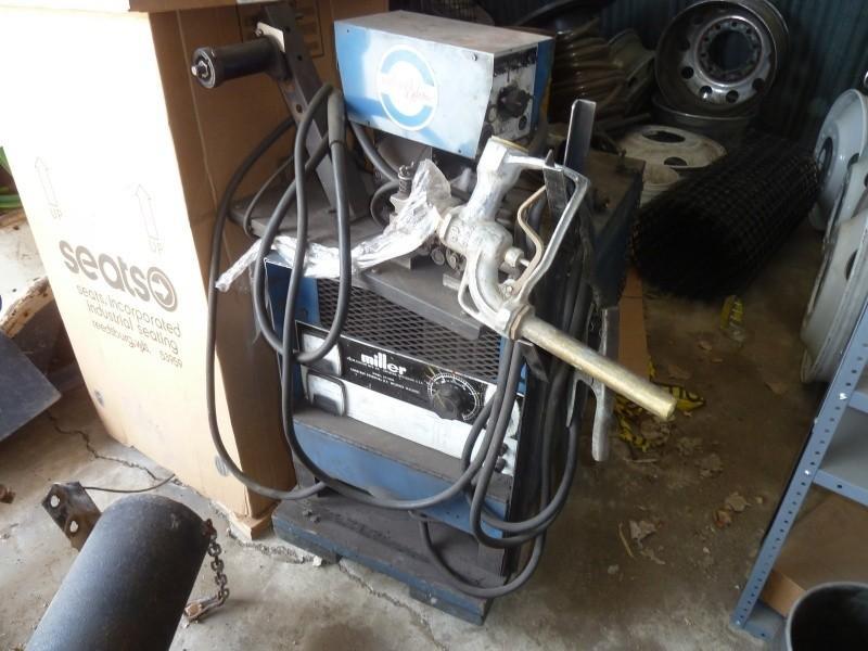 lot 7 image: Miller 300 Welder Model# CP- 300E ...