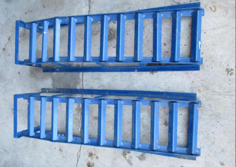 lot 108 image: Set of car ramps....