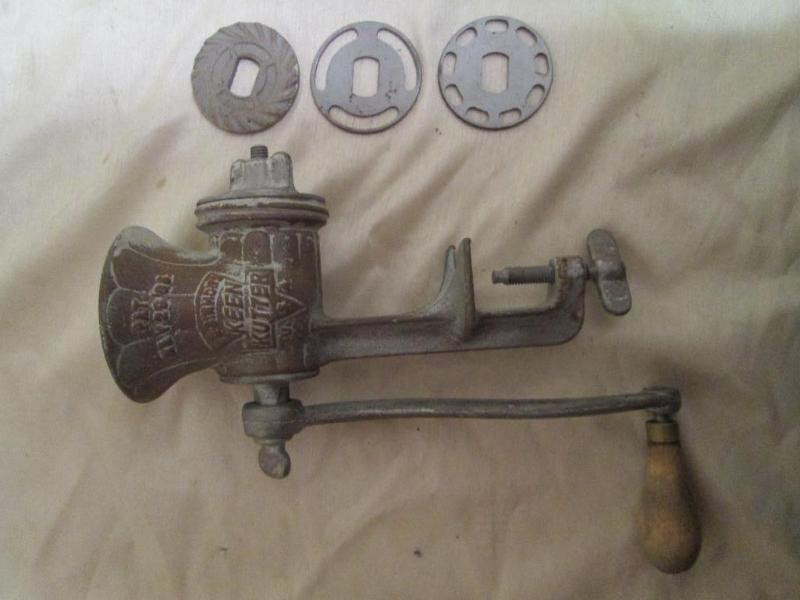 lot 121 image: Keen Kutter grinder with extra cutt...