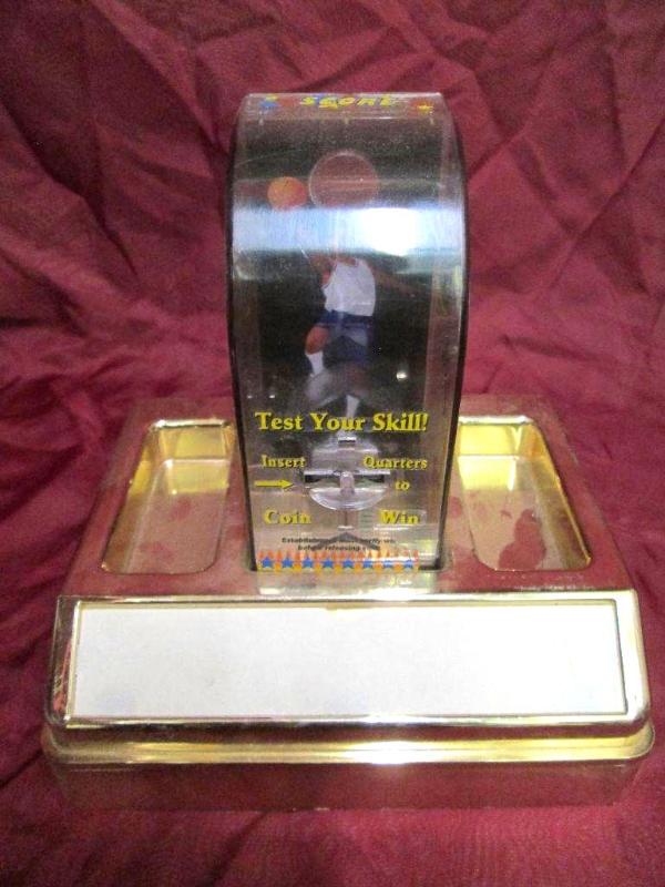 lot 136 image: Test Your Skill quarter flipping ga...