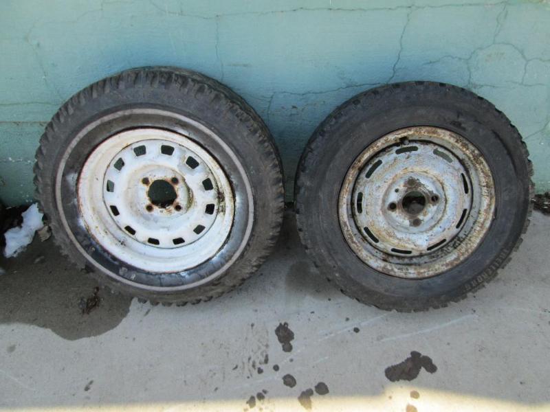 lot 15 image: Set of 2 Geo rims with 1 Trelleborg...