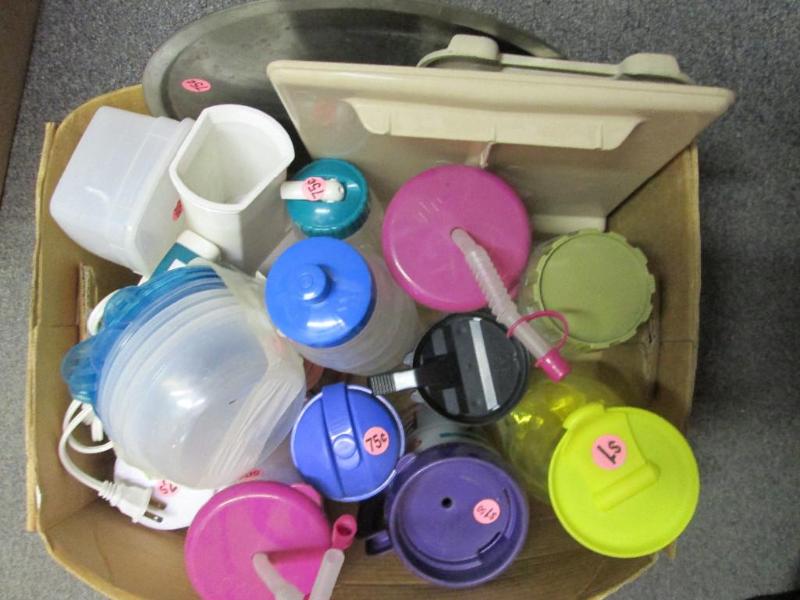 lot 156 image: Lot of miscellaneous kitchen items....