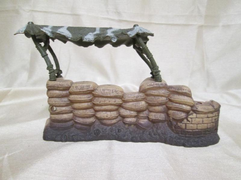 lot 180 image: Action figure army scenery....