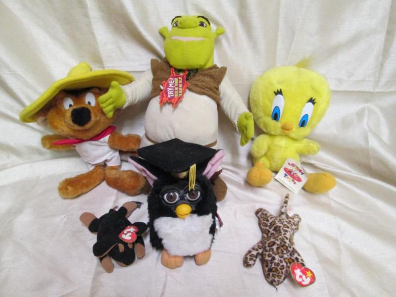 lot 188 image: Lot of stuffed toys. Shrek, Tweetie...