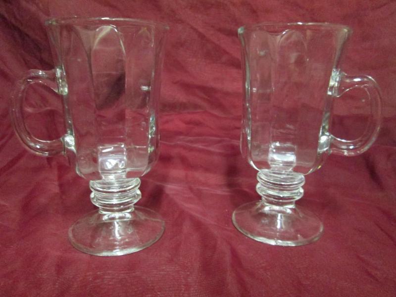 lot 192 image: Nice pair of clear glass coffee mug...