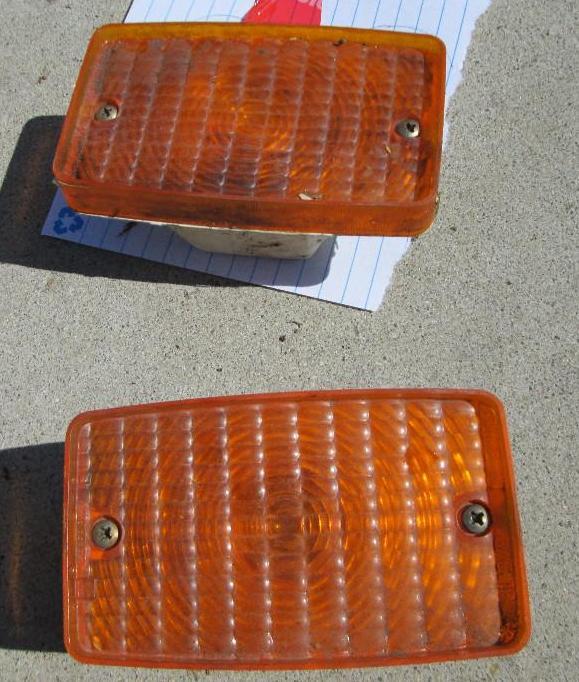 lot 26 image: 74 Nova blinkers...