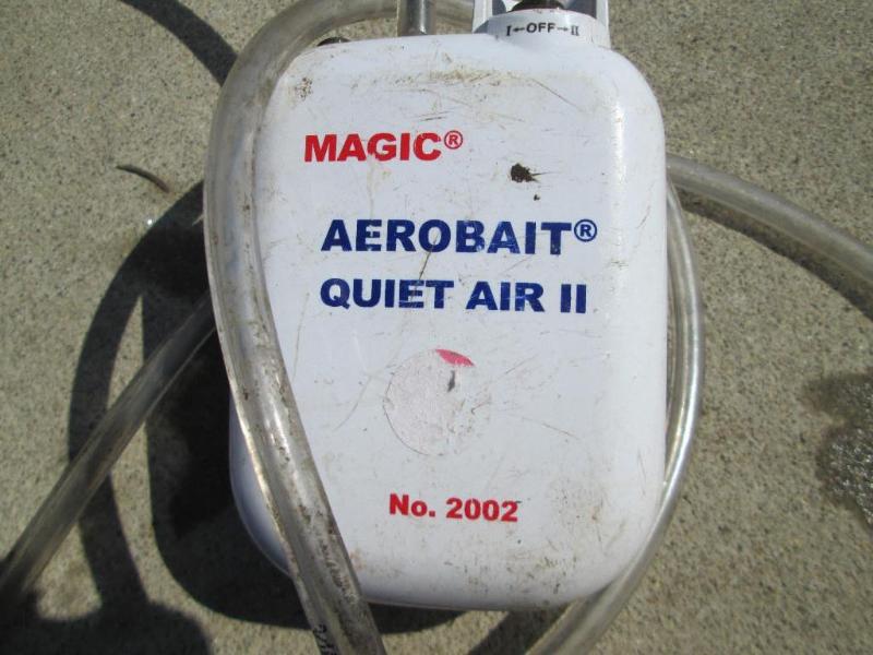 lot 31 image: Magic Aerobait Quiet Air II air pum...