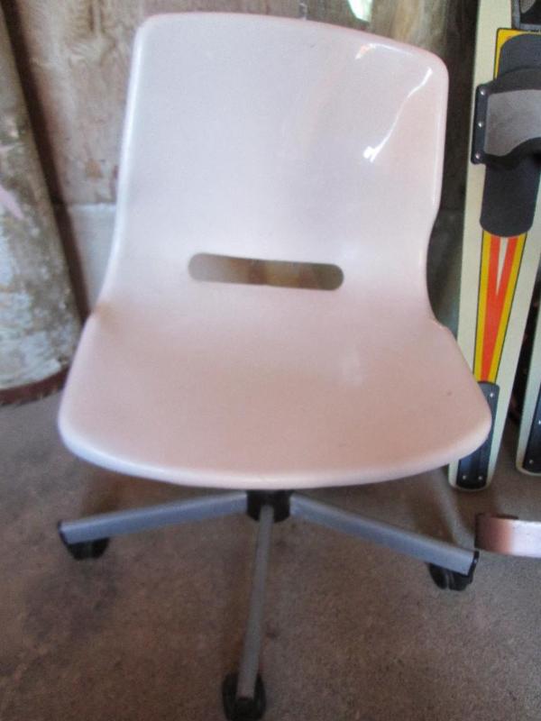 lot 42 image: Vintage rolling chair. White hard p...
