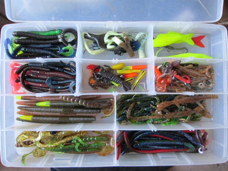 lot 59 image: Fishing tackle tray with new jiggin...