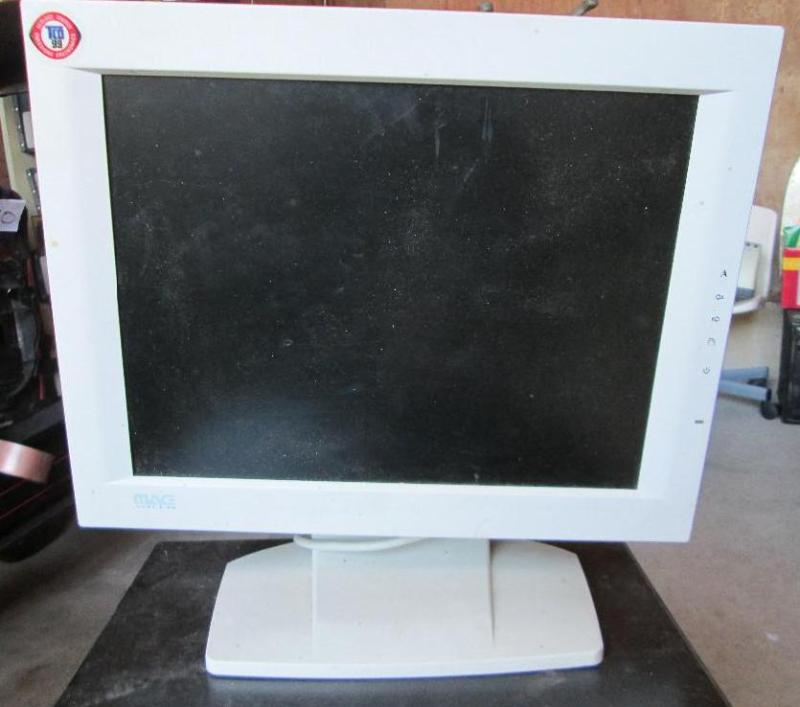 lot 72 image: Mag Innovation monitor....