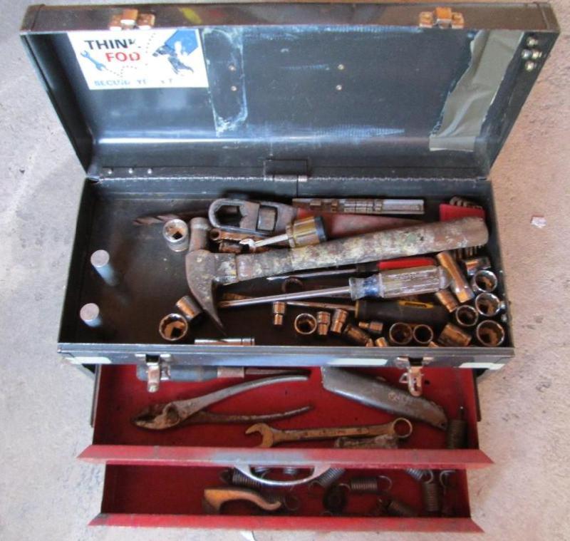lot 78 image: Portable tool box with drawers. Inc...