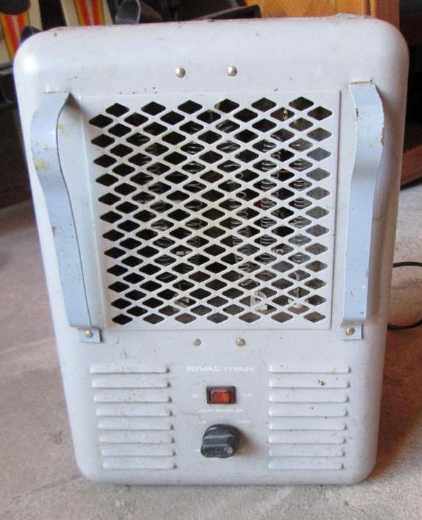 lot 79 image: Portable space heater....