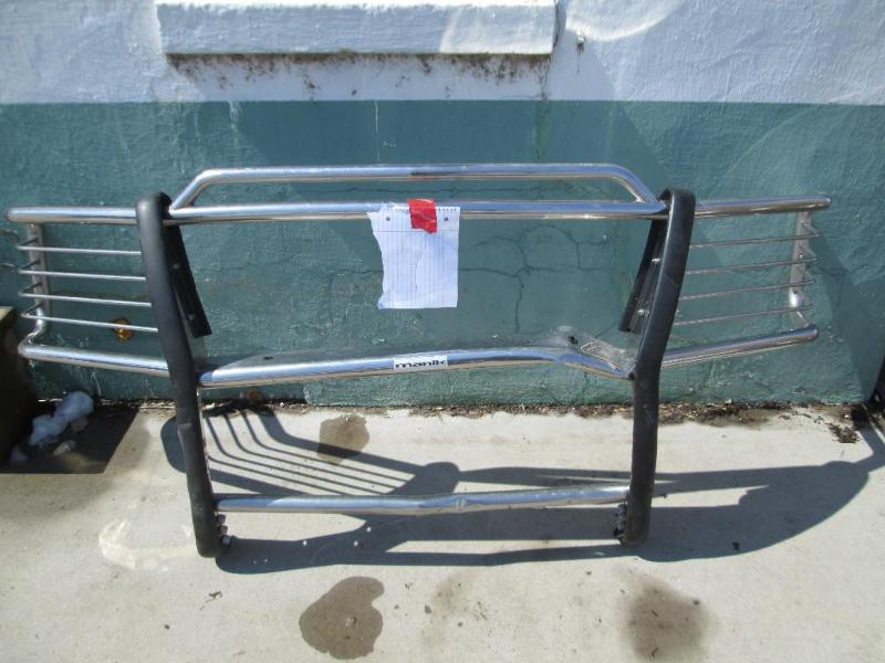 lot 9 image: Brush guard 01 Duramax...
