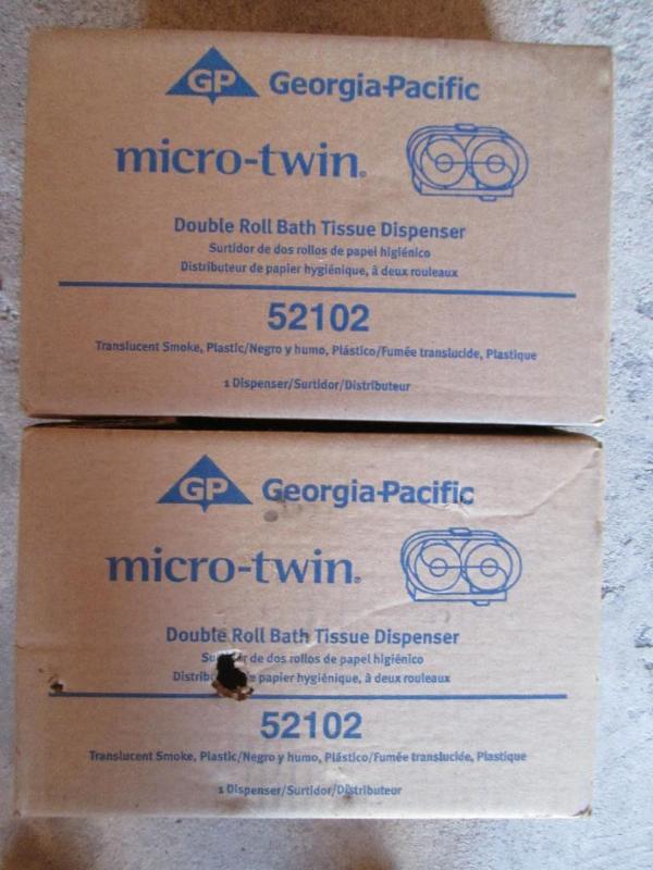 lot 90 image: Pair of Georgia-Pacific micro twin ...