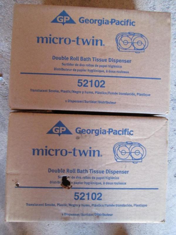 lot 91 image: Pair of Georgia-Pacific micro twin ...