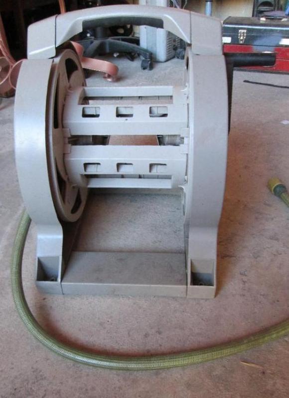 lot 93 image: Outdoor hose reel in excellent cond...