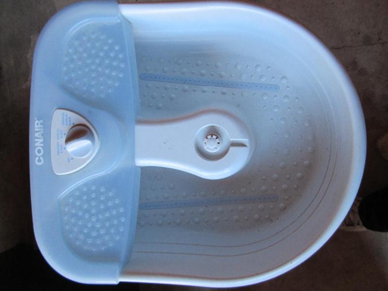 lot 96 image: Conair foot massage bath. New...