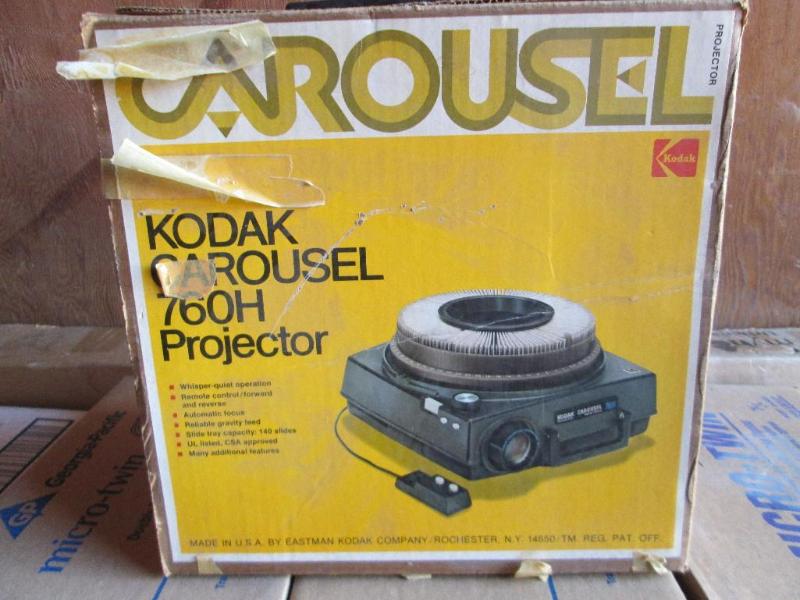 lot 98 image: Kodak carousel 760H projector. In o...