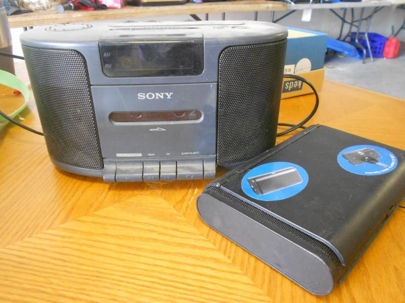 Sony play radio with Craig IPod Spe...
