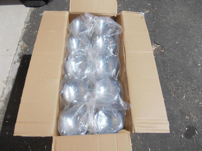 New Case Of 250 60 Oz. Plastic Tubs...