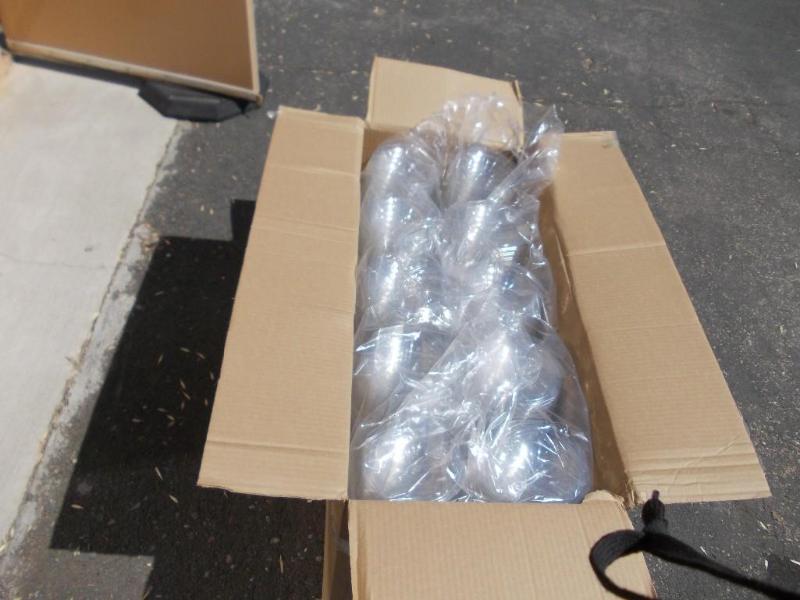 New Case Of 250 60 Oz. Plastic Tubs...