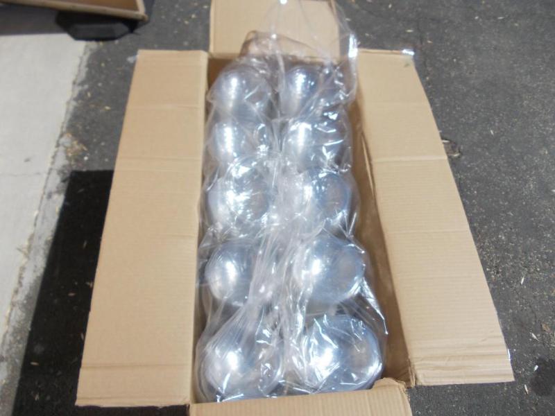 New Case Of 250 60 Oz. Plastic Tubs...