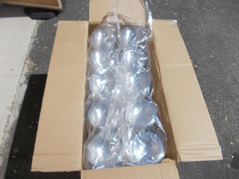 New Case Of 250 60 Oz. Plastic Tubs...