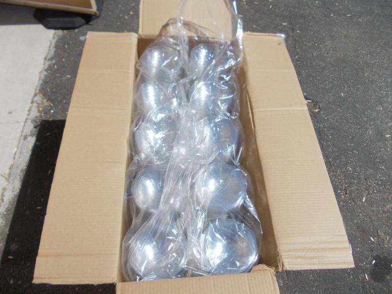 New Case Of 250 60 Oz. Plastic Tubs...