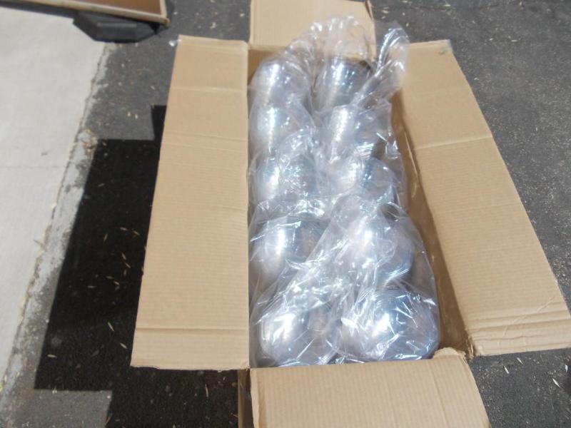 New Case Of 250 60 Oz. Plastic Tubs...