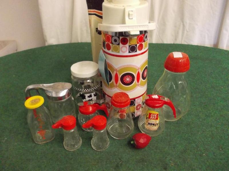 lot 66 image: Vintage Red Top Syrup Dispenser, Sa...