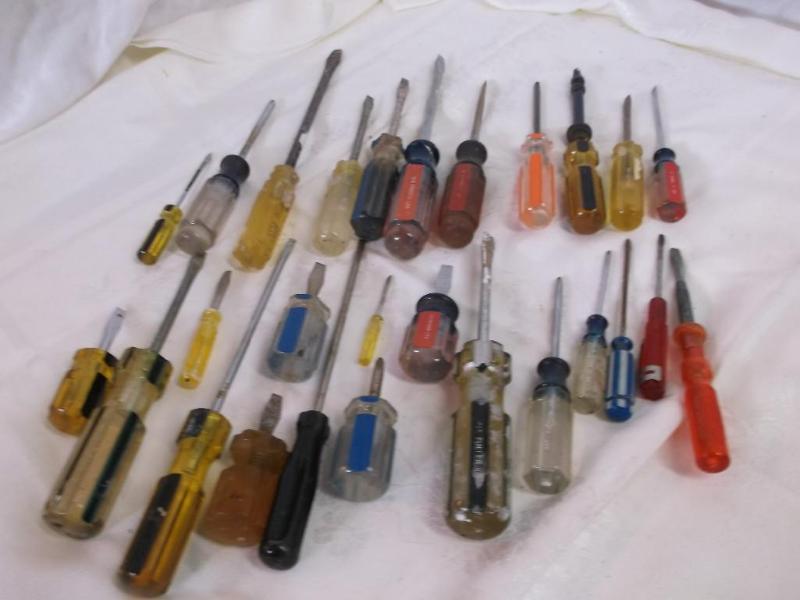Lot of 27 screwdriver....
