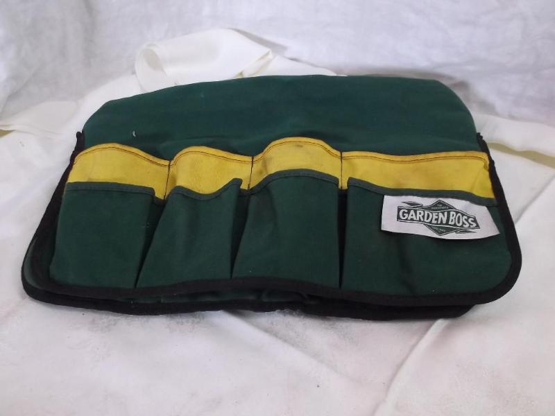 Garden Boss tool bag for pail has r...