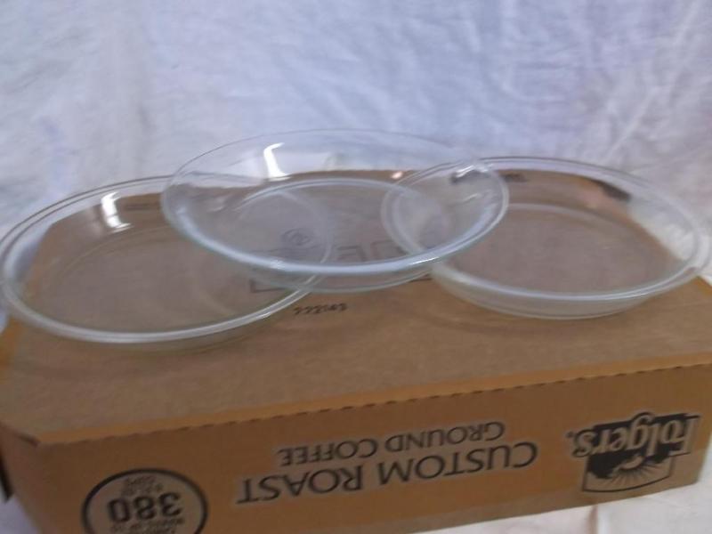 3 Pyrex pie plates small chip on o...