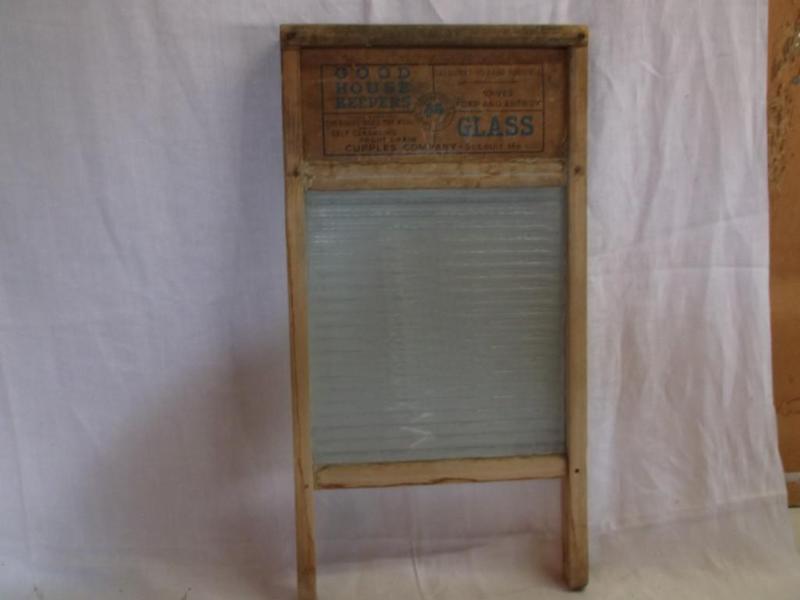 Vintage Glass Washboard good condit...