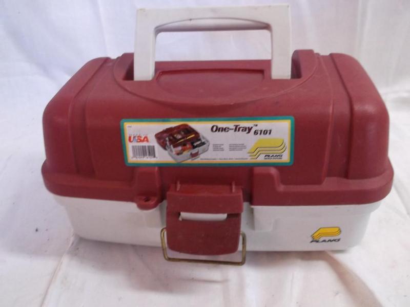 Plano tackle box appears new includ...
