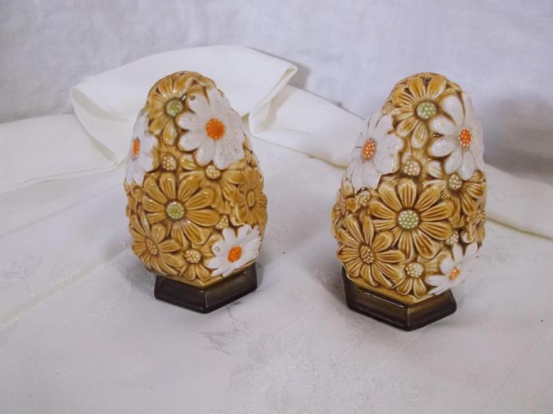 Cute Large&nbsp salt &amp pepper ...